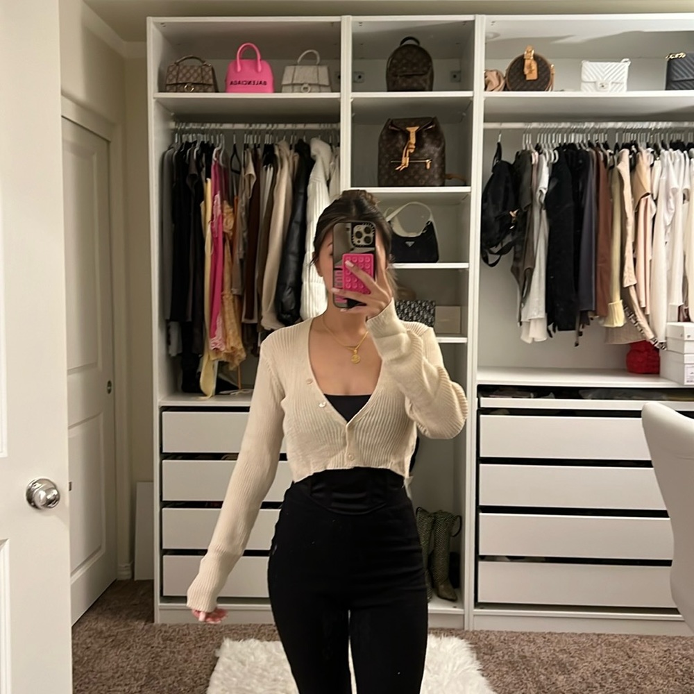 BEIGE SWEATER CARDIGAN